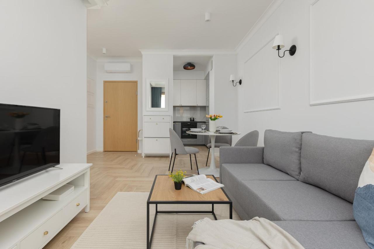 Stylish Apartment Kolejowa & Parking & Balcony By Noclegi Renters Warsawa Bagian luar foto