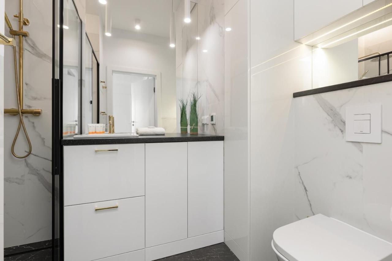 Stylish Apartment Kolejowa & Parking & Balcony By Noclegi Renters Warsawa Bagian luar foto
